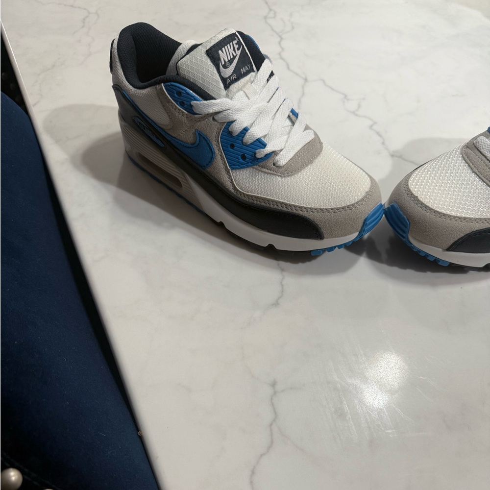 Nike Athletic Shoes White and Blue